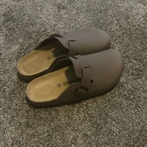 Cushionaire shoes brand new size 9